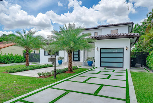 Bustamante Residence front side garage view